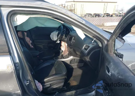 2018 Jeep Compass Latitude 4X4 from USA, damaged, VIN 3C4NJDBB2JT349366